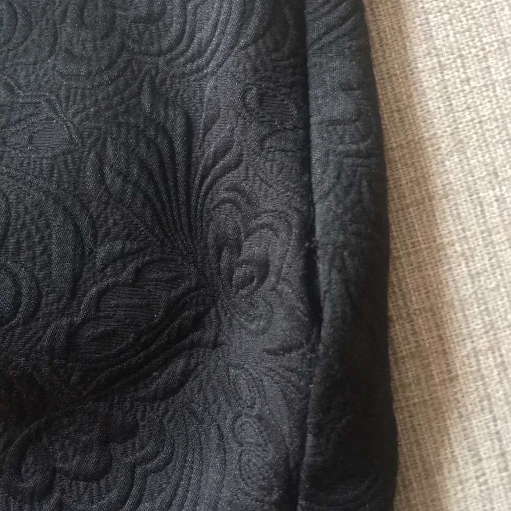 Floral textured jacquard pencil skirt - Picture 6 of 6